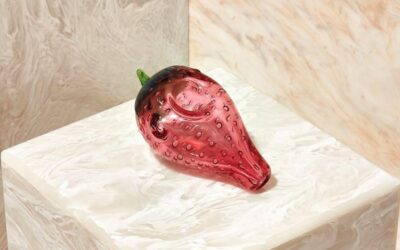 8 of our favorite strawberry scented strains 