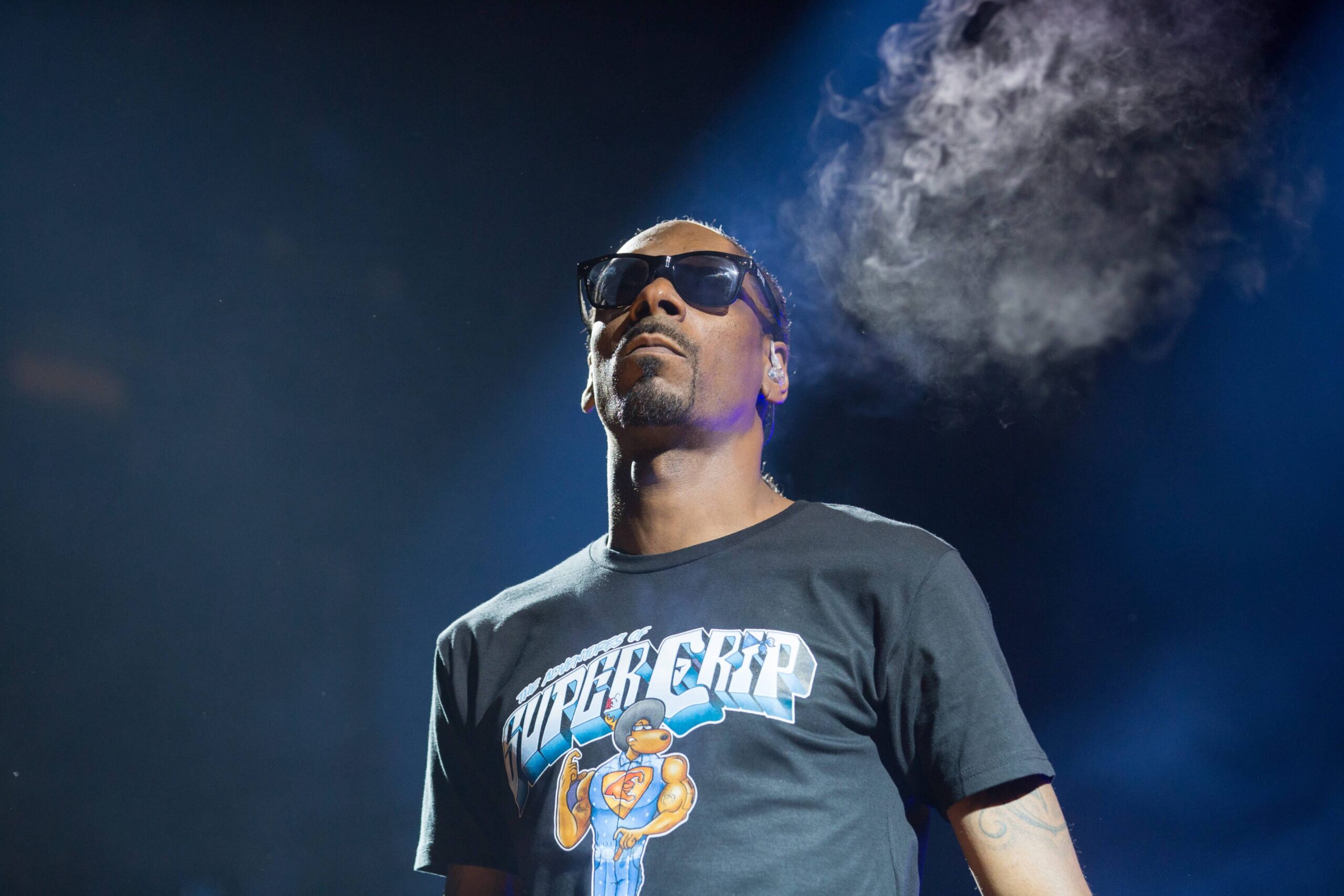 Instagram Flips After Snoop Dogg Posts Video Smoking in Front of Granddaughters